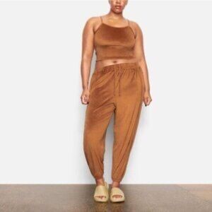 SKIMS Velour Jogger Pants Size S Carmel Tan Comfort Stretch Lounge Sleep Wear